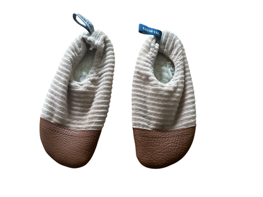 les petits pas velours rose pâle