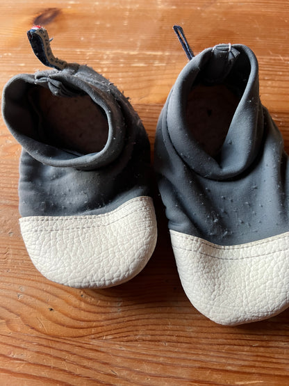 Les Petits Polaires Gris Souris