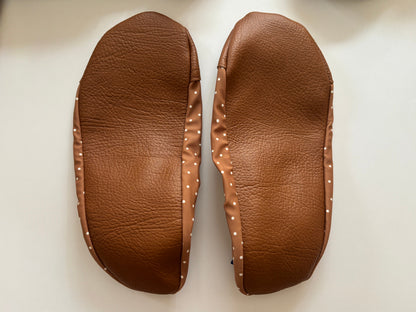 Les Petites Collerettes (à bouts de pieds marron)