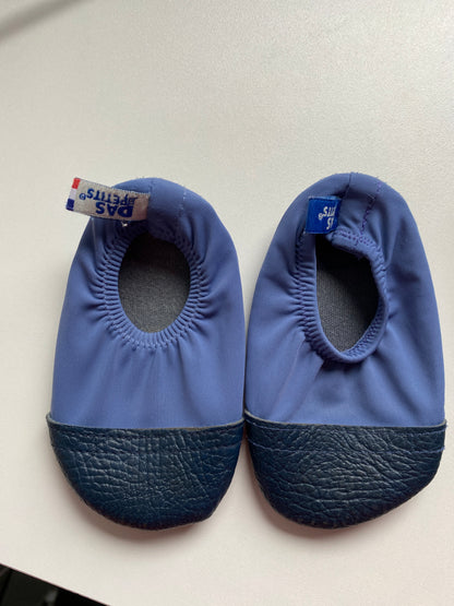 Chaussons bleu clair