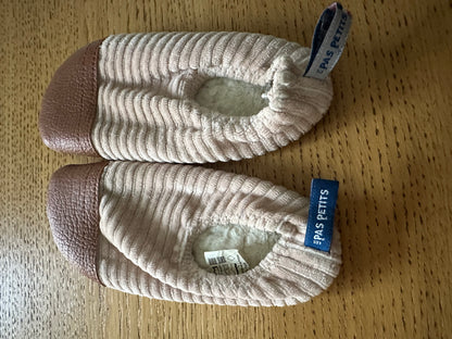 les petits pas velours rose pâle